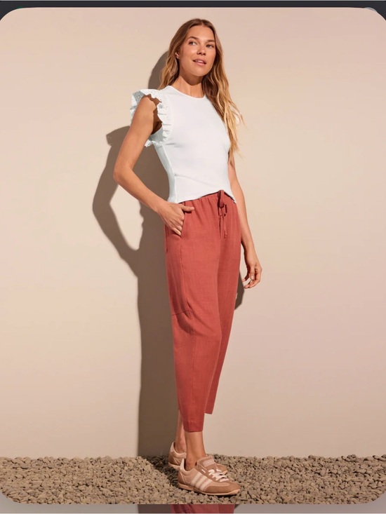 Pants - NWT Cabi | Spring 26 Laid Back Pant size Small